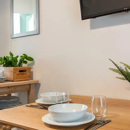 Modern Design Beautiful Outdoorsy Apartment